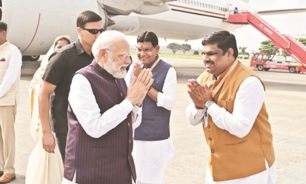 प्रधानमंत्री मोदी से मिले शिक्षा मंत्री