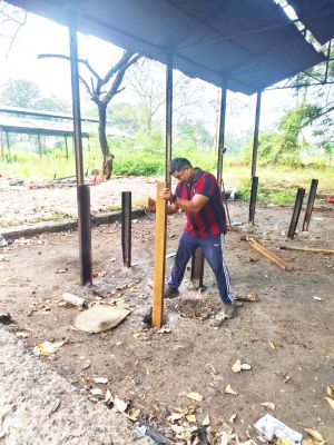 सेवा भारती के सदस्यों ने किया मुक्तिधाम में श्रमदान, की साफ-सफाई, लगाए नए खंभे