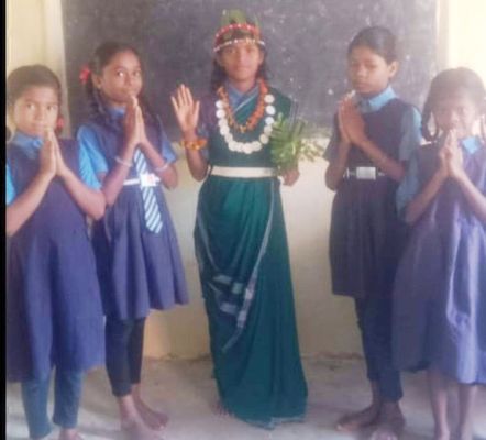  राज्य स्थापना की रजत जयंती पर विद्यार्थियों ने प्रस्तुत की छत्तीसगढ़ महतारी की प्रतिमूर्ति