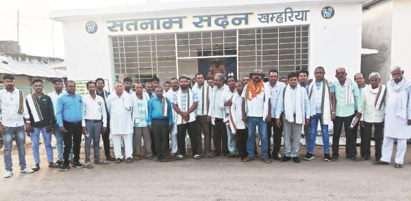 सतनामी समाज खम्हरिया के नए पदाधिकारियों का शपथ ग्रहण