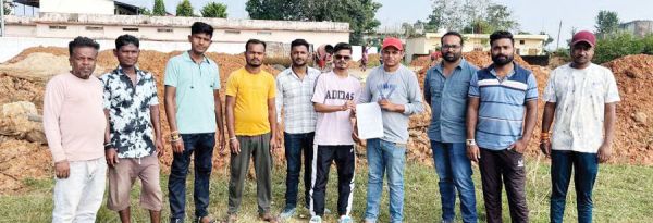 प्रतापपुर हाई स्कूल मैदान में इंडोर स्टेडियम निर्माण का खिलाडिय़ों ने किया विरोध, कहा- खेल मैदान का अस्तित्व खतरे में