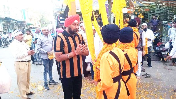 शहर कांग्रेस ने शोभायात्रा का किया स्वागत