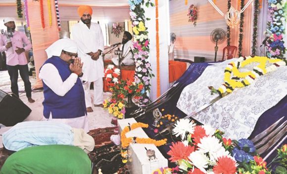 गुरुनानक जयंती पर गुरुद्वारा पहुँचे मंत्री, मत्था टेककर प्रदेश की सुख-समृद्धि की कामना की