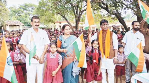 यूनिटी मार्च में स्वच्छता, नशा मुक्ति प्रतिज्ञा, स्वदेशी भारत  का दिया संदेश