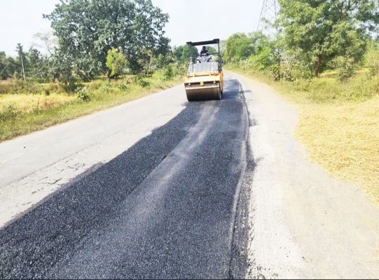 जर्जर सडक़ों की मरम्मत शुरु