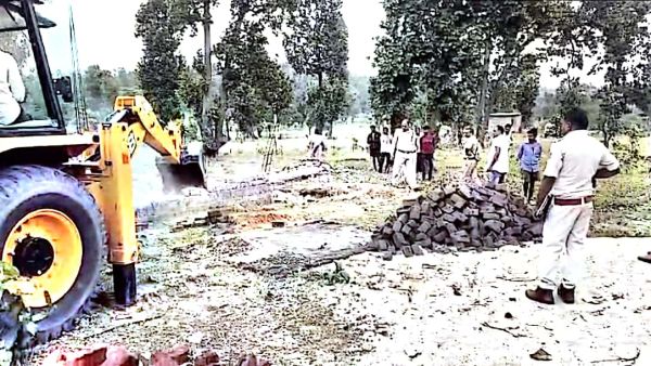 बैगा जनजाति के पीएम आवासों को वन  विभाग ने तोड़ा, कांग्रेस ने की जांच की मांग