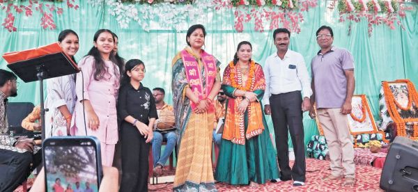 श्याम भजन में शामिल हुईं विधायक कविता