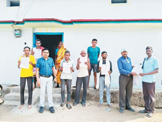 मतदाता सूची का विशेष गहन पुनरीक्षण, घर-घर पहुंच रहे बीएलओ