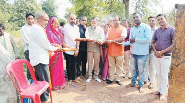 गेड़ापाली में सीसी रोड निर्माण शुरू