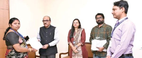 मुख्य सचिव ने भी भरा फार्म