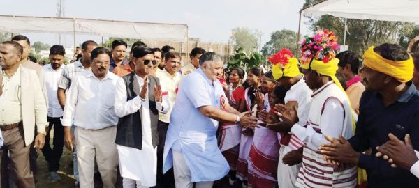 लखनपुर में ब्लॉक स्तरीय लोक नृत्य स्पर्धा, विजेता पुरस्कृत