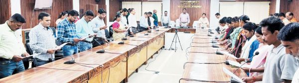 वंदे मातरम् के 150 वर्ष पर सामूहिक गायन