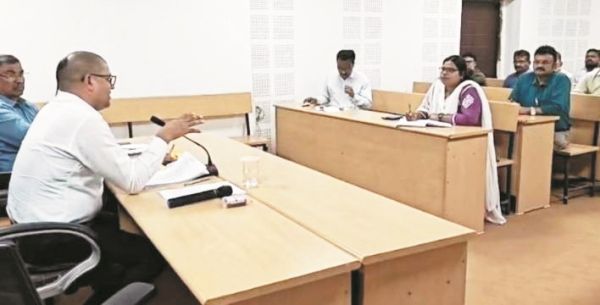 पेंशन का सत्यापन कार्य शीध्र पूर्ण करायें-आयुक्त