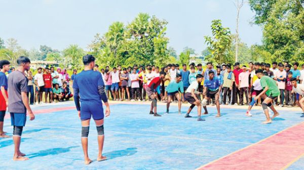 बस्तर ओलंपिक: पारंपरिक खेलों से लेकर एथलेटिक्स तक, हर स्पर्धा में दिखा कड़ा मुकाबला