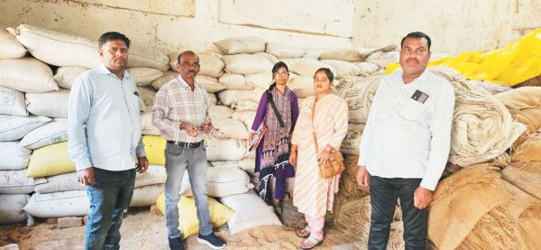 सारंगढ़ - बरमकेला क्षेत्र में अवैध धान भंडारण जब्त