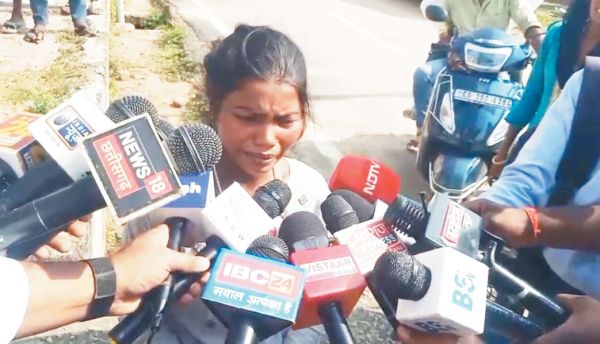 चोरी के आरोपी की पुलिस हिरासत में मौत का आरोप, पुलिस बल तैनात