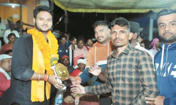 सिरपुर व बंदोरा के कबड्डी स्पर्धा में शामिल हुए नपाध्यक्ष