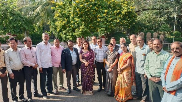 राज्य अलंकरण देने की उठी मांग