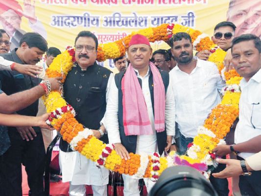 बागबाहरा में अखिलेश यादव का स्वागत