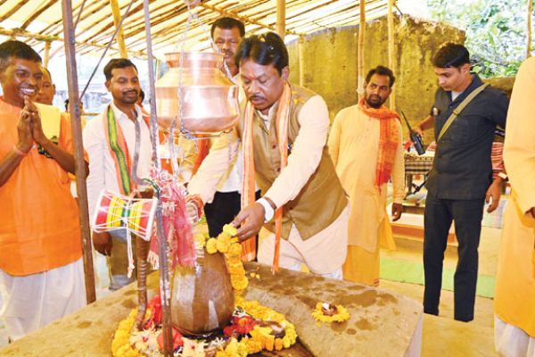 रूप सिंह मंडावी ने राज्यपाल से की मुलाकात