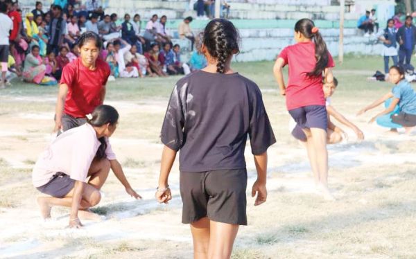 बस्तर सांसद ने तोंगपाल में सामाजिक भवन के लिए किया भूमिपूजन