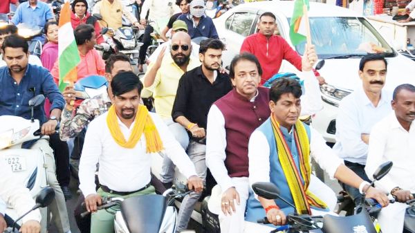 वंदे मातरम् के 150 वर्ष पूर्ण, भाजपाइयों ने निकाली बाइक रैली