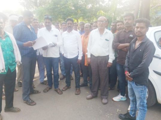 तालाब-छोटे झाड़ के जंगल का सौदा!