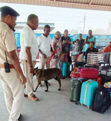 दिल्ली में विस्फोट के बाद जगदलपुर रेलवे स्टेशन में सर्च अभियान