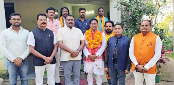 अजजा आयोग के अध्यक्ष का विधायक समेत भाजपाइयों ने किया स्वागत