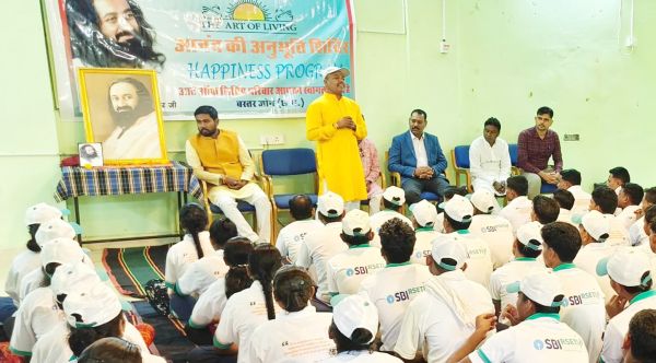 हिंसा और भय के रास्ते को छोड़ आत्म सुधार के मार्ग पर आगे बढ़े आत्मसमर्पित नक्सली