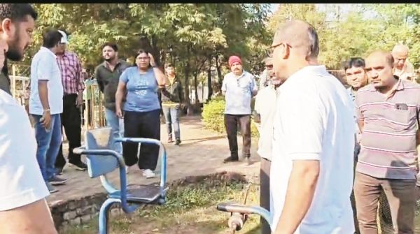 प्रस्तावित रोड निर्माण, उद्यान का आयुक्त ने किया स्थल निरीक्षण