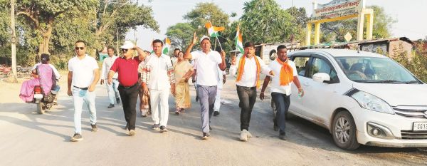 बंजारी मंदिर से निकली यूनिटी मार्च में शामिल हुए सांसद राठिया