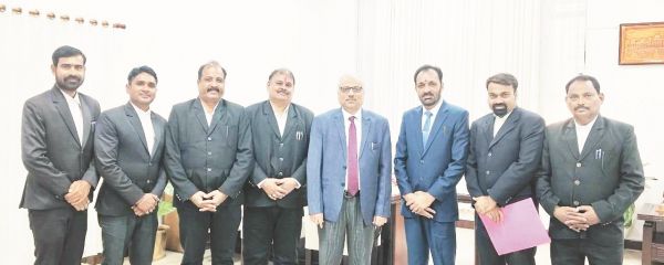 सारंगढ़ को सिविल जिला घोषित करने मुख्य न्यायाधीश से मिला अधिवक्ता संघ  