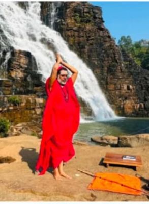 दत्त पीठं मैसूर के उत्तराधिपति स्वामी श्री विजयानंदतीर्थ ने किया बस्तर प्रवास