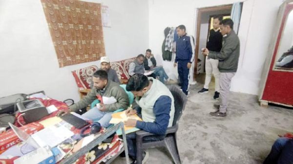 एसडीओ के घर से 52 लाख की एफडी, नगदी, जेवरात और कई जमीनों के दस्तावेज मिले