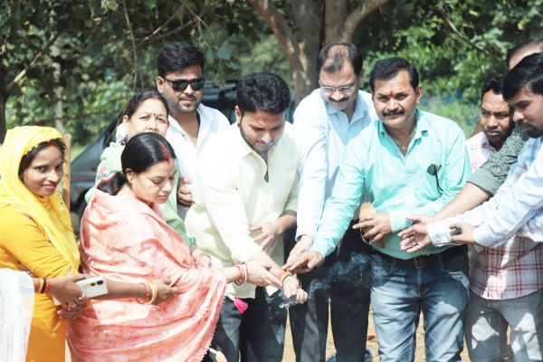 पेवर ब्लॉक निर्माण का भूमिपूजन