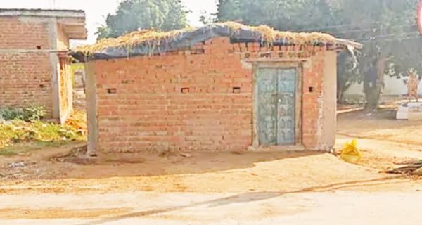 सरकारी जमीन पर अवैध कब्जा