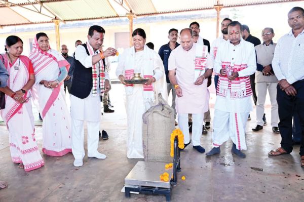 सांसद राधेश्याम राठिया ने धान खरीदी का किया शुभारंभ