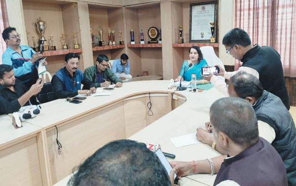 अंतरराष्ट्रीय स्तर का होगा खैरागढ़ महोत्सव-लवली शर्मा