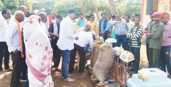 सहकारी कर्मियों के हड़ताल के बावजूद कुरुद क्षेत्र में सैकड़ों कट्टा धान की हुई खरीदी