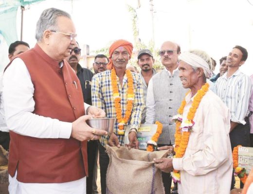 विस अध्यक्ष रमन ने भानपुरी में किया धान खरीदी का शुभारंभ