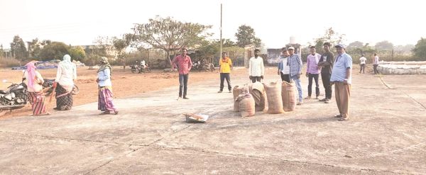 धान खरीदी शुरू, अधिकांश पहले दिन बोहनी ही नहीं ऑफ लाइन टोकन व्यवस्था चरमराई