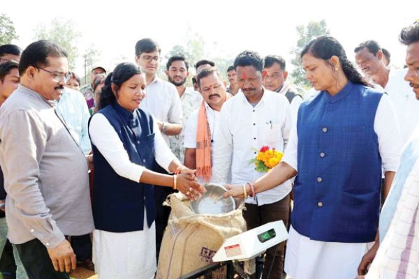  हड़ताल के बावजूद पहले दिन 98 क्विंटल धान की खरीदी