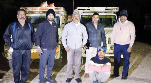 यूपी से आ रही 2 पिकअप जब्त, 200 बोरी अवैध धान पकड़ाया