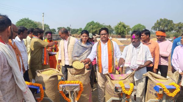 धान खरीदी शुरू होने से किसानों में उत्साह का माहौल- ओमकुमारी