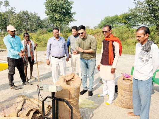 तराजू-बाट की पूजा-अर्चना कर धान खरीदी शुरू