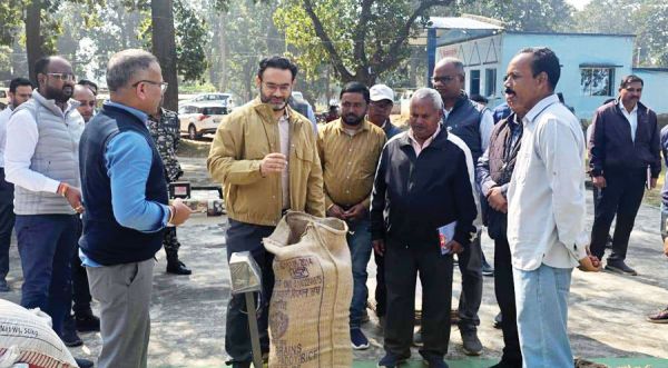जिला प्रभारी सचिव डॉ. कमलप्रीत सिंह ने धान खरीदी केंद्रों का किया निरीक्षण