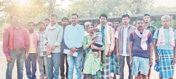 बुनियादी सुविधाओं की मांग, तोयनार के ग्रामीणों ने कलेक्टर से लगाई गुहार