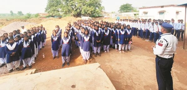 160 विद्यार्थियों ने जाना सडक़ दुर्घटना और साइबर अपराध