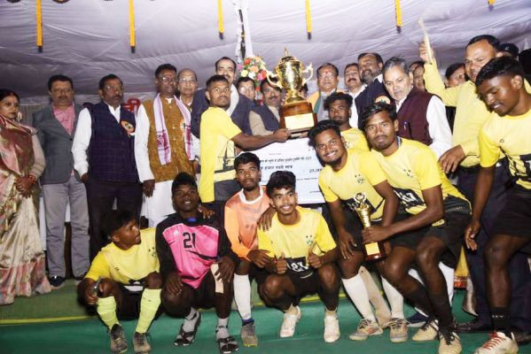 काका लरंग साय व राधेश्याम जायसवाल स्मृति फुटबॉल टूर्नामेंट